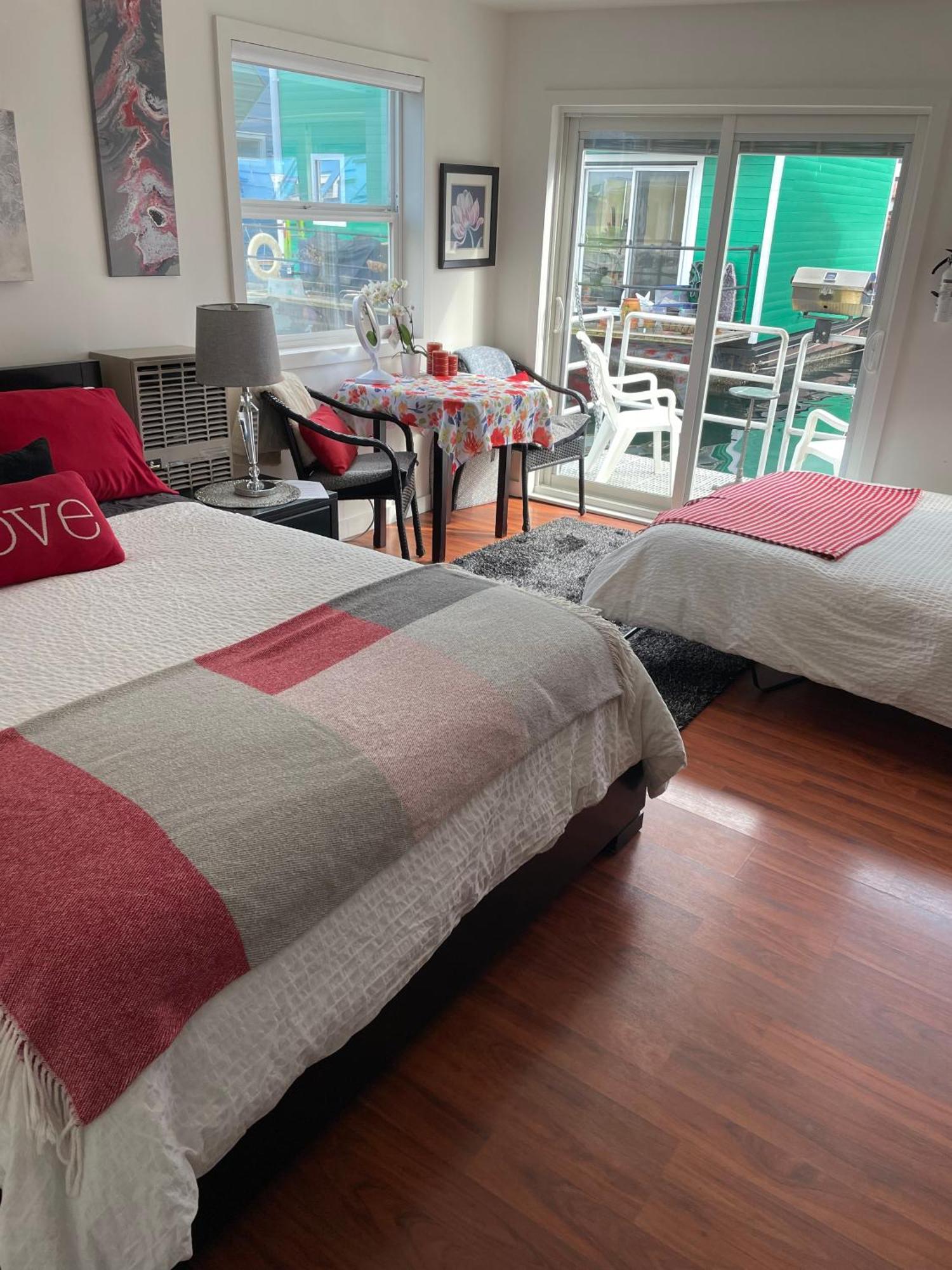 A Float Home B&B In Fisherman'S Wharf Victoria Exteriér fotografie
