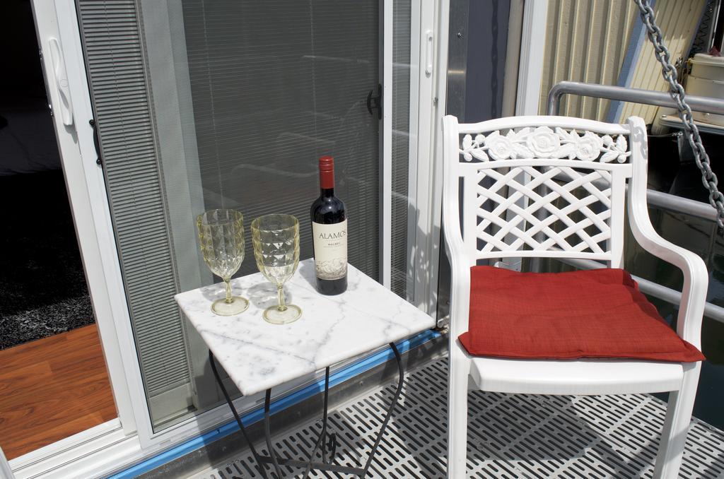 A Float Home B&B In Fisherman'S Wharf Victoria Exteriér fotografie
