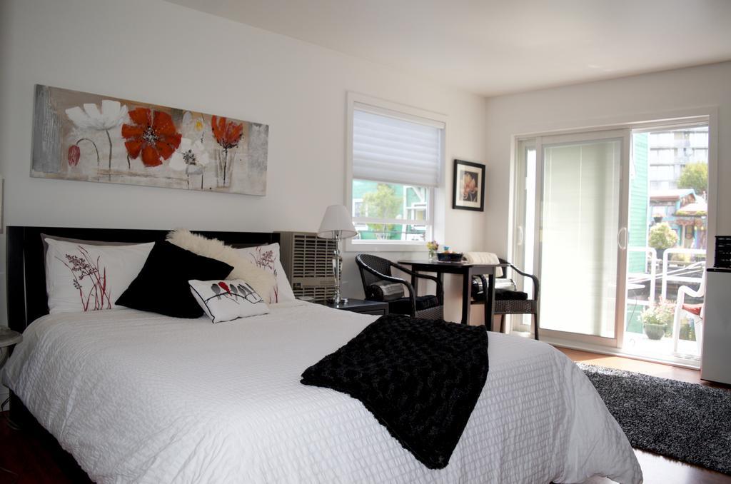 A Float Home B&B In Fisherman'S Wharf Victoria Exteriér fotografie